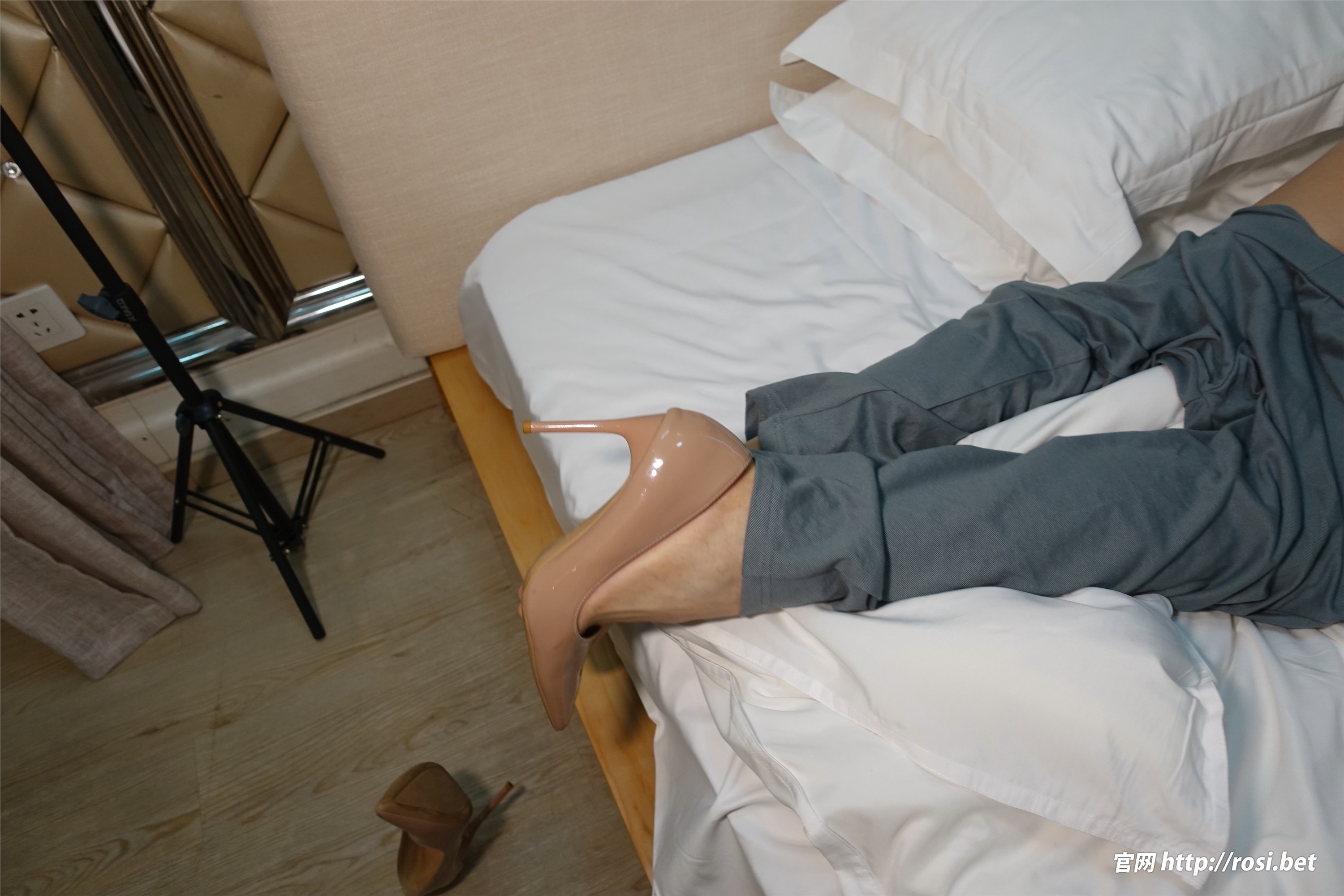 ROSI写真 2023.12.13 NO.4391